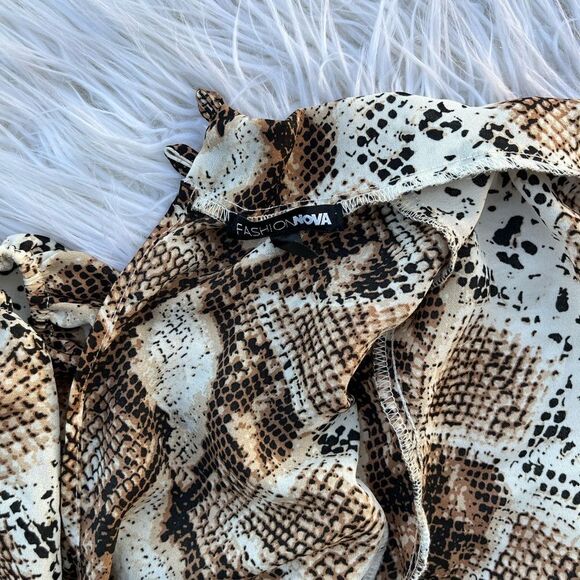 FASHION NOVA 💫Women’s Animal print Tie Front Crop Tops💫large - Picture 4 of 5